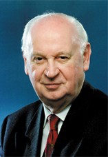 Professor emeritus Günter Spur, Dr. h. c. mult. Dr.-Ing. E. h. Dr.-Ing. Prof. h.c. Senator h. c.