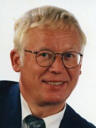 Prof. Dr. Helmut Siekmann